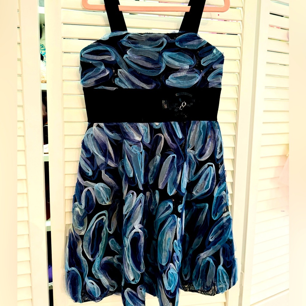 Zoe LTD  Girls size 7